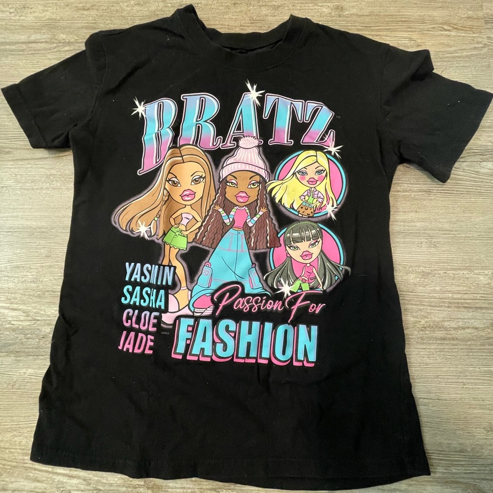 Bratz Fashion Graphic Tee in Black